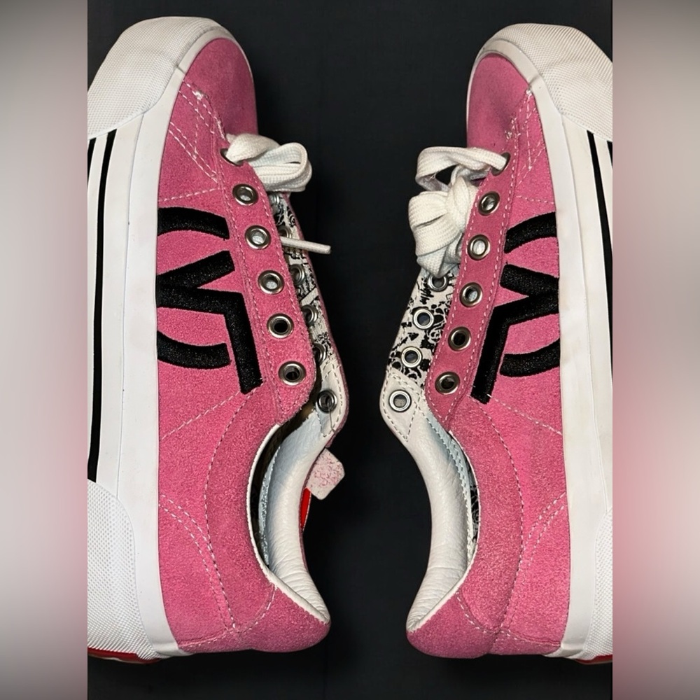 Vans Pink and Black Suede Ultra Cush Shoes - brand new without box - Picture 4 of 7